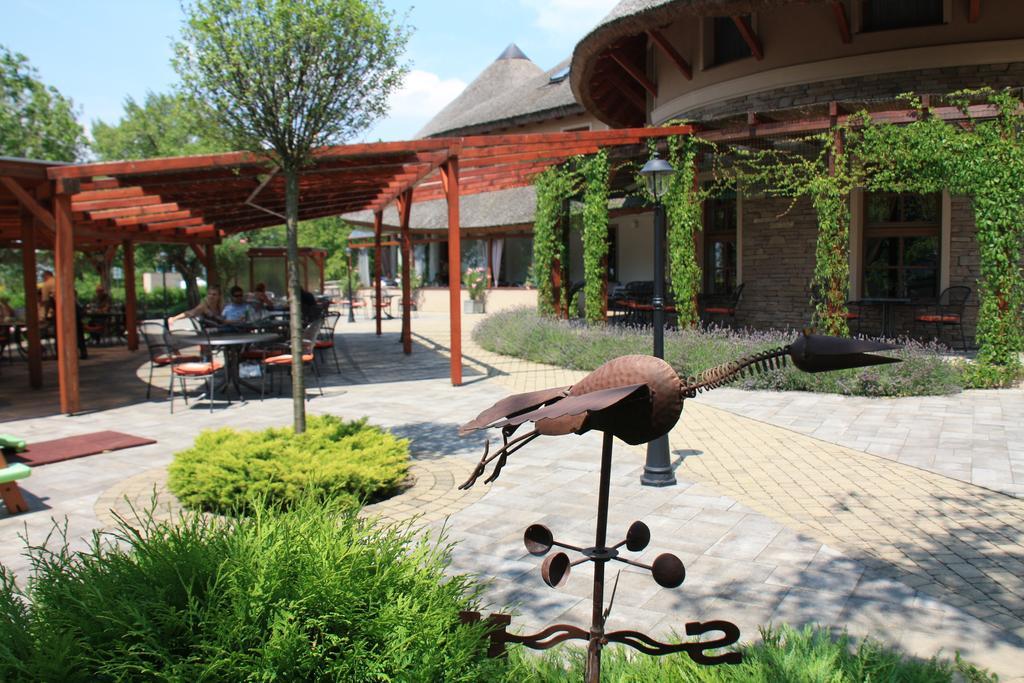 Penzion Eko Park Piestany Luaran gambar