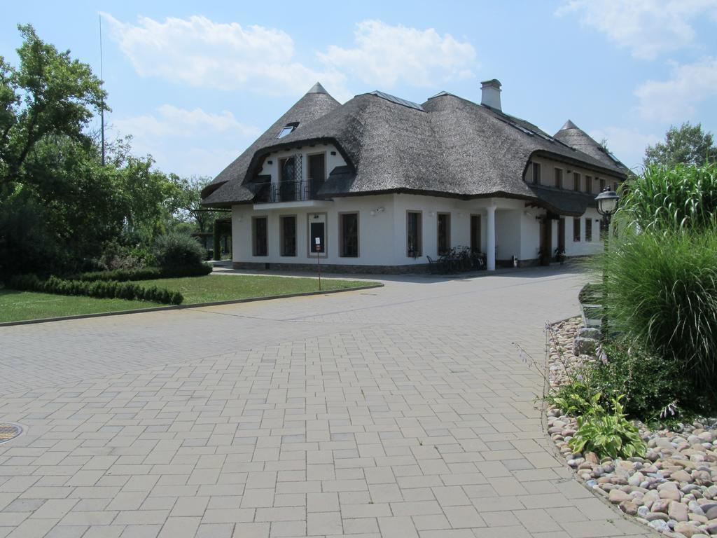 Penzion Eko Park Piestany Luaran gambar