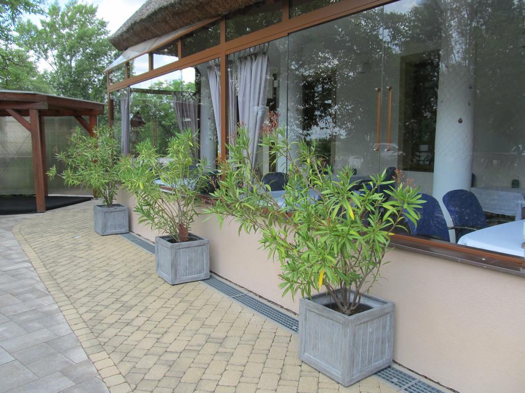 Penzion Eko Park Piestany Luaran gambar