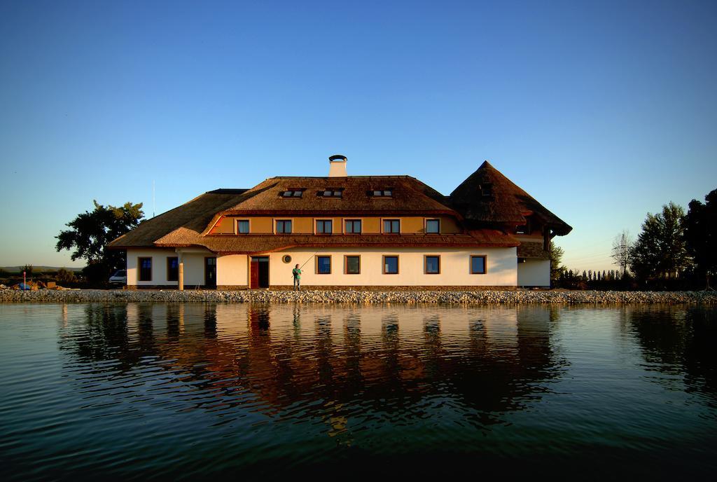 Penzion Eko Park Piestany Luaran gambar
